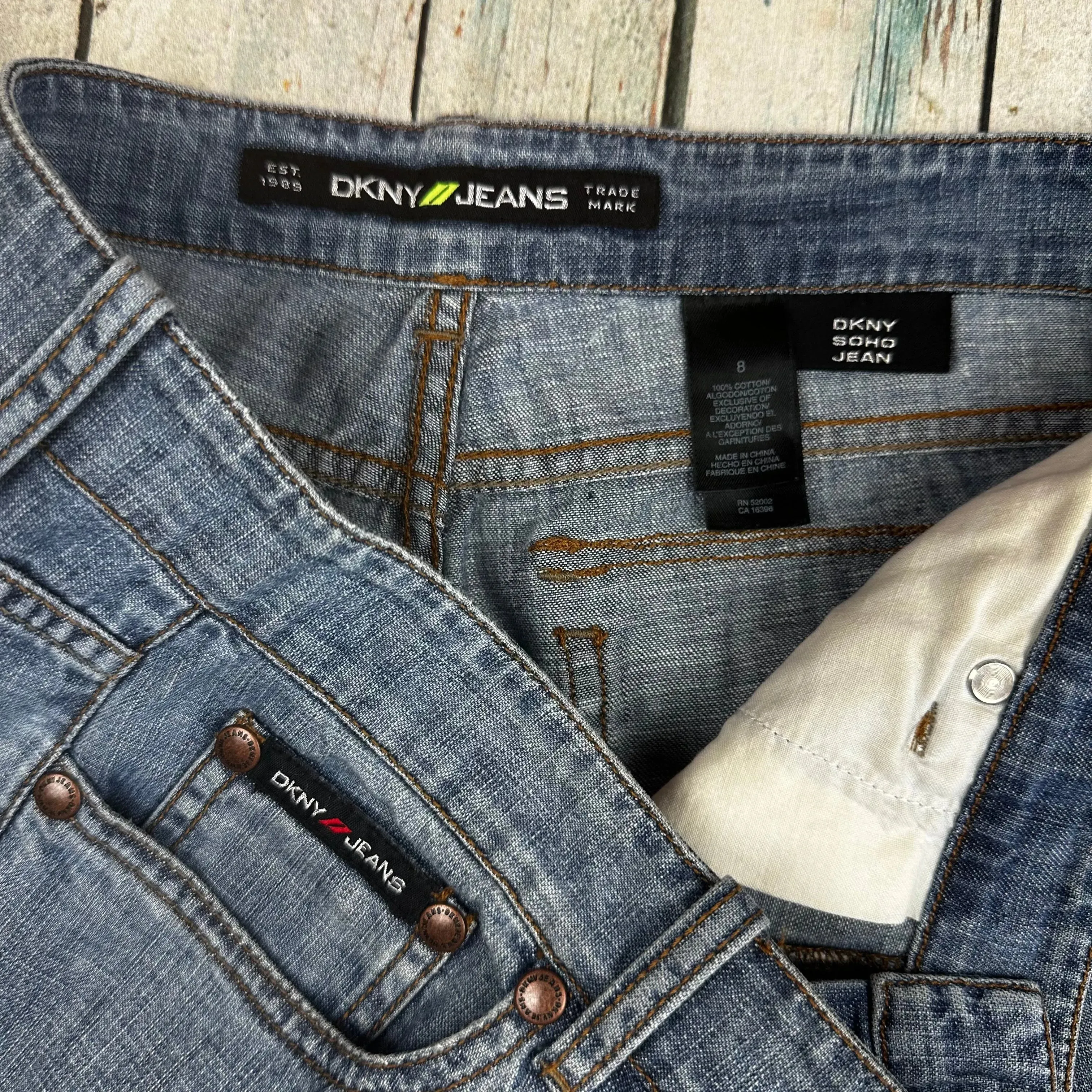DKNY 'SOHO ' Wide Leg Bootcut Denim Jeans- Size 12