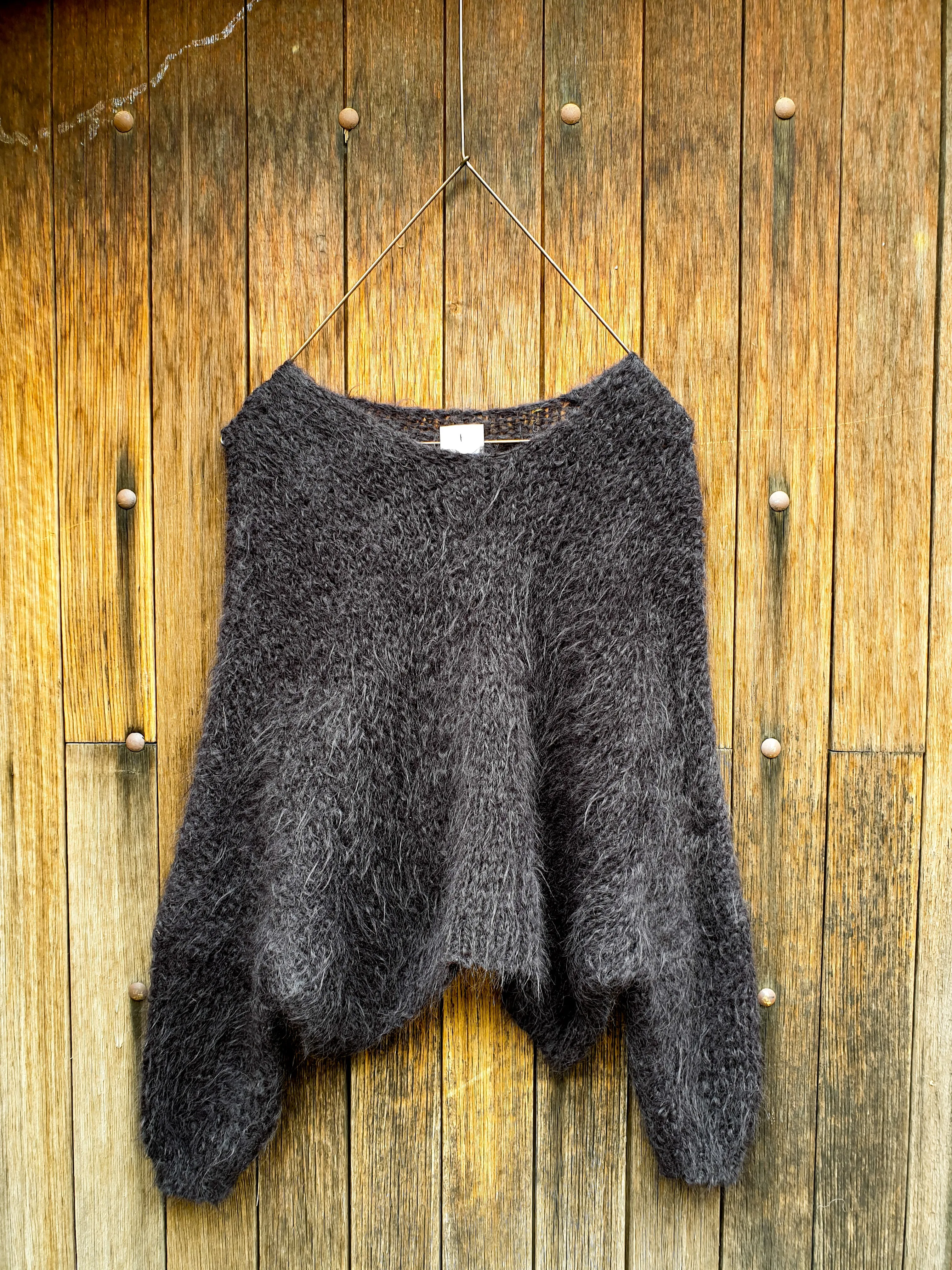Hand knit batwing sweater V neck (Alpaca) - Lilac