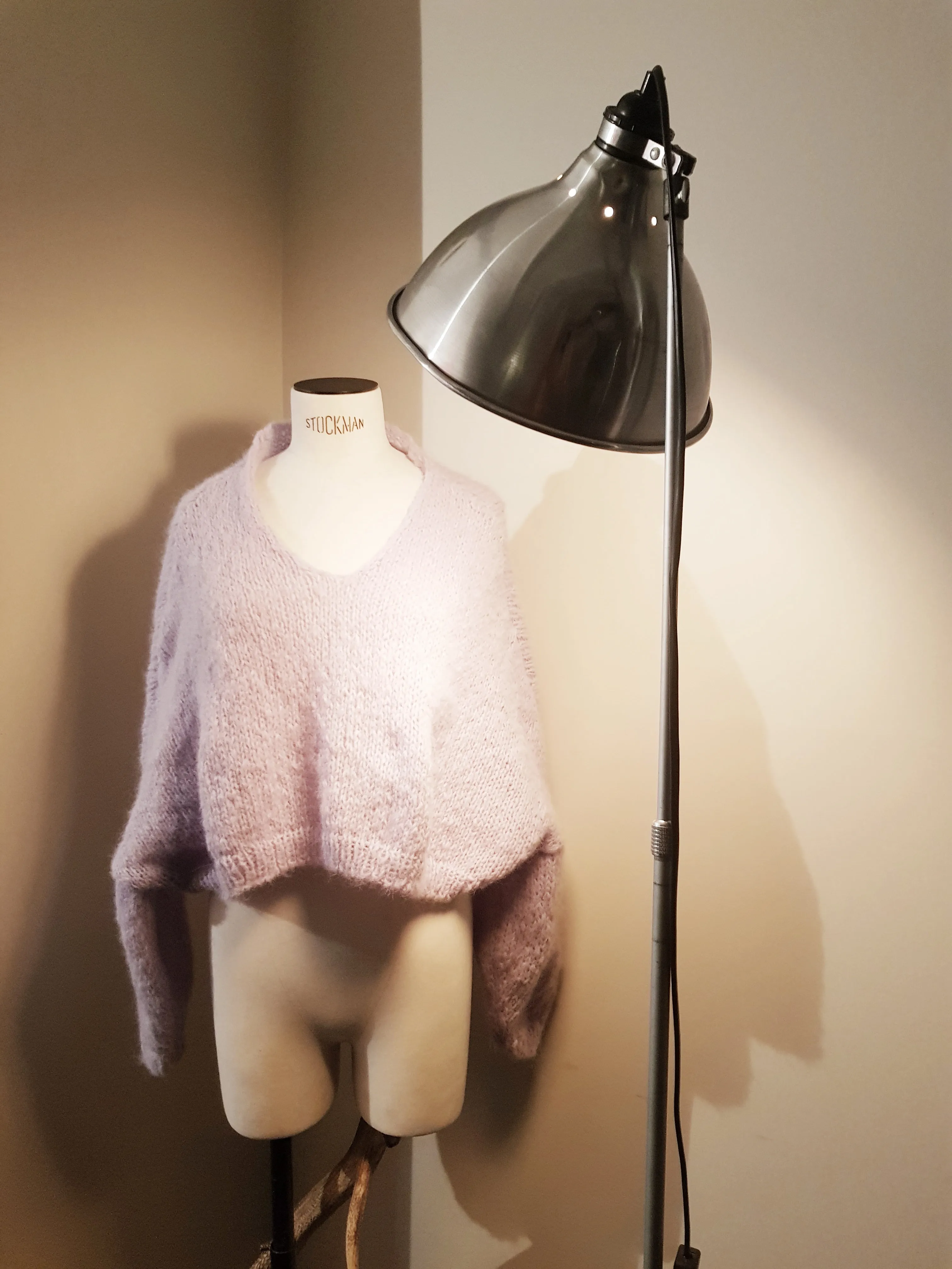 Hand knit batwing sweater V neck (Alpaca) - Lilac